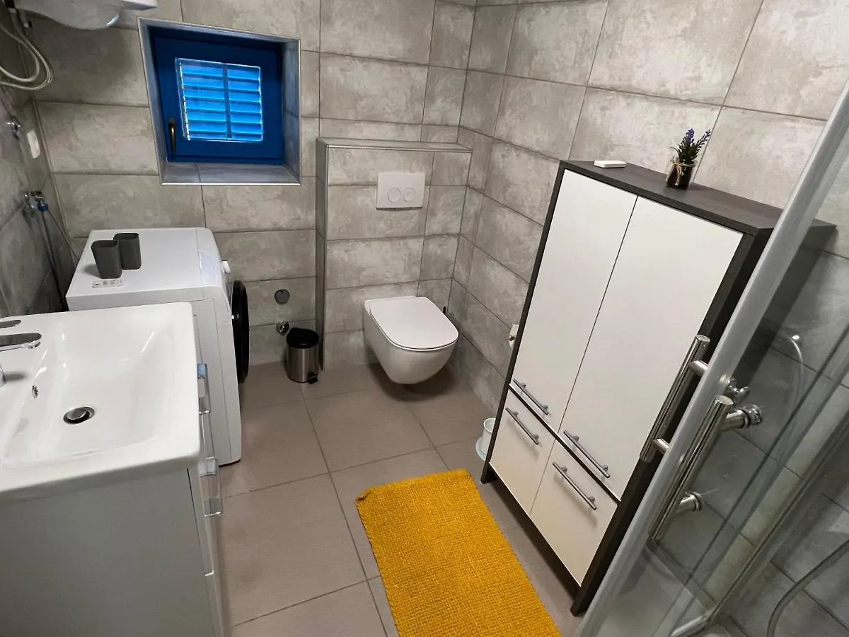 Doneto, Apartment In Private House Rijeka